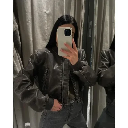 Chic Cropped Zippered Jacket - Image 5